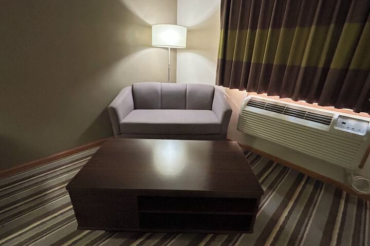 Room 12 of 60