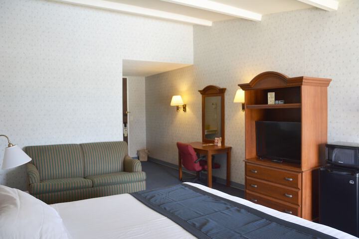 Room 40 of 51