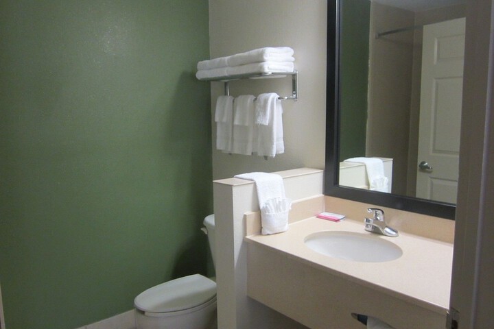 Clarion Pointe Albemarle