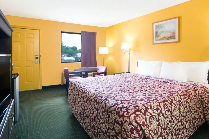 Room 18 of 22
