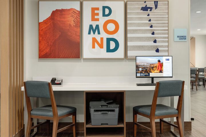 Holiday Inn Express Hotel & Suites Edmond by IHG