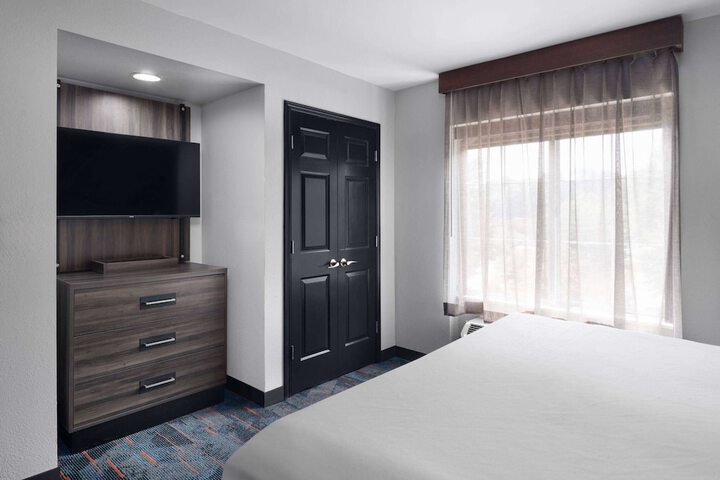 Room 9 of 29