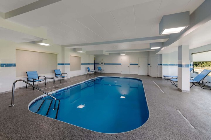 Comfort Inn & Suites Tipp City Dayton North I-75