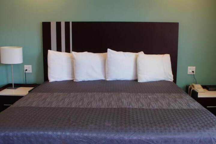 Room 11 of 27