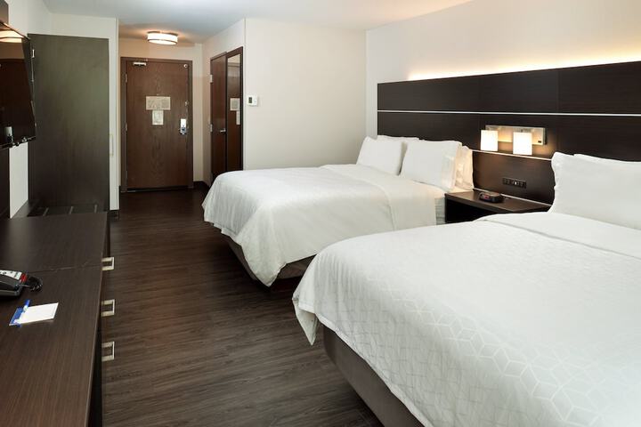 Room 28 of 54