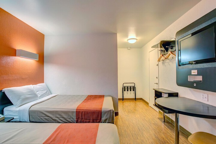 Room 22 of 33