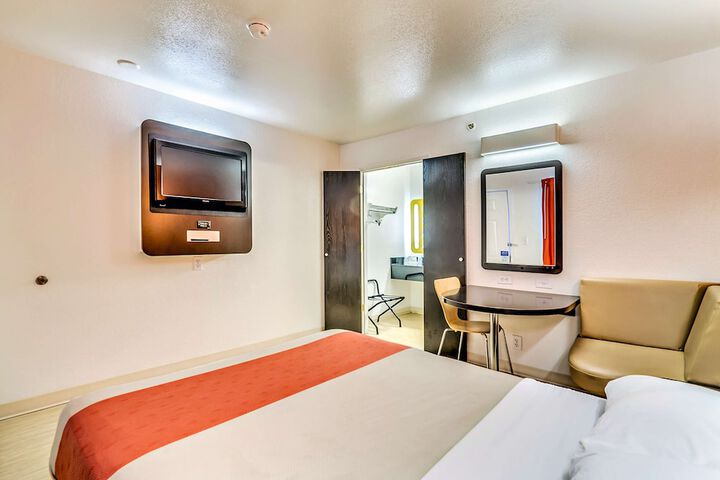 Room 19 of 21