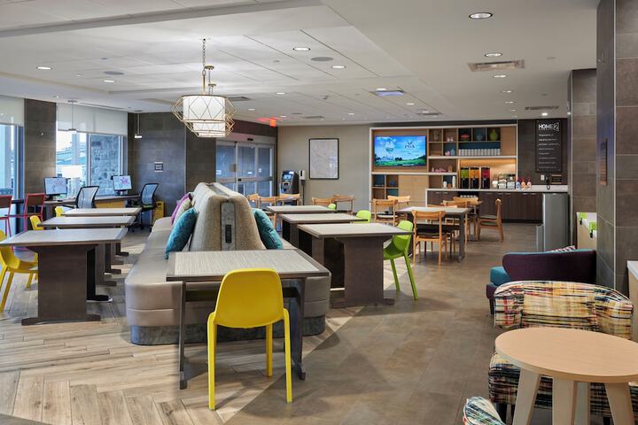 Business Center 25 of 26