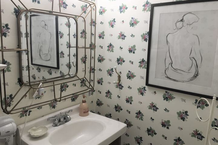 Room 73 of 137