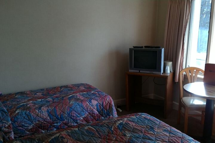 Room 4 of 10