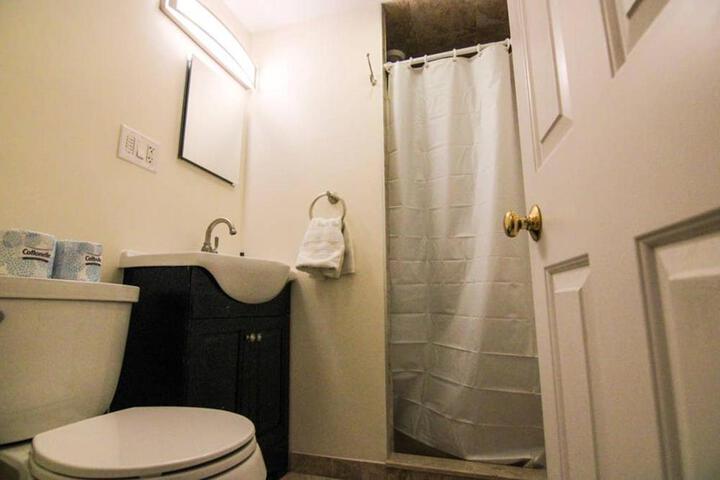 Stylish 1BR in Malden #3