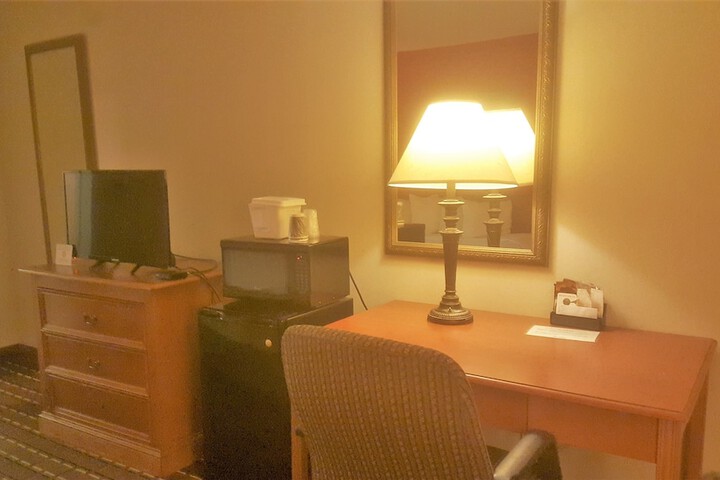Salina Ambassador Hotel and Conference Center
