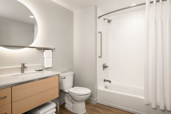 Room 18 of 25