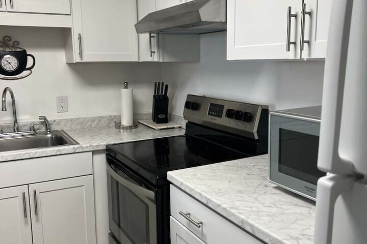 Uhost AI 2BR Condo Scenic Mountain Retreat