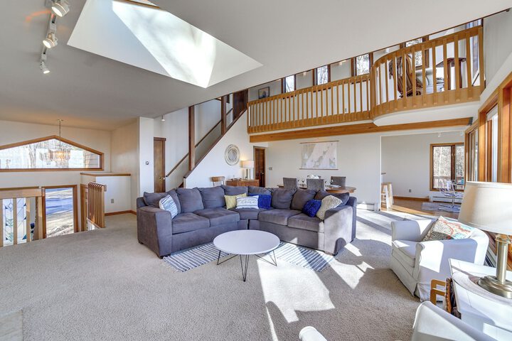 Private Beach & Deck: Spacious Lake Michigan Home