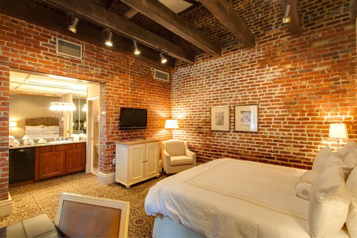 Room 14 of 45