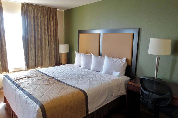 Room 27 of 29