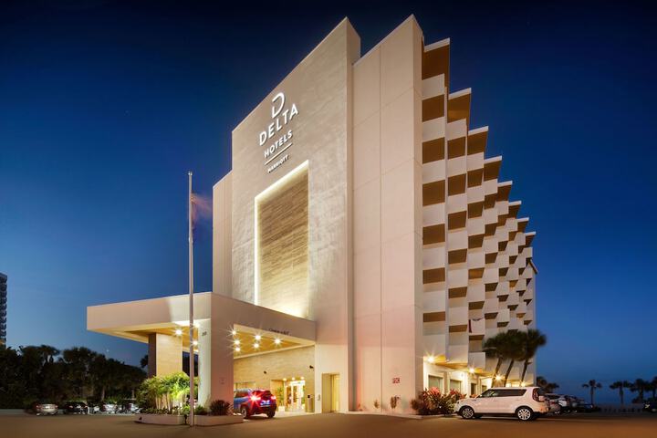 Hotel 5 of 52
