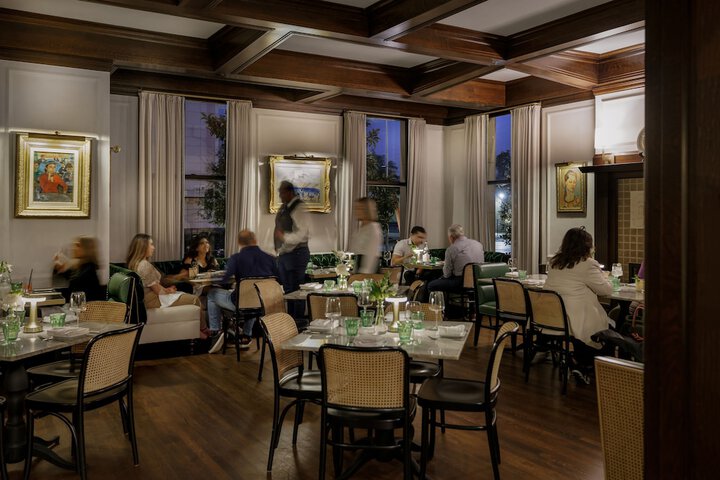 Dining 80 of 123