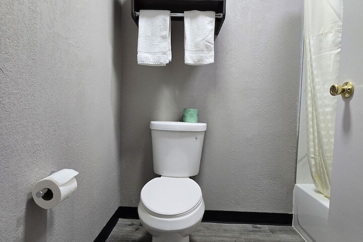 Room 11 of 20