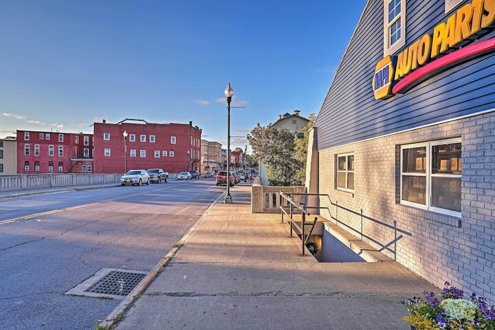 Newly Renovated Penn Yan Apartment 1 Mi to Lake!