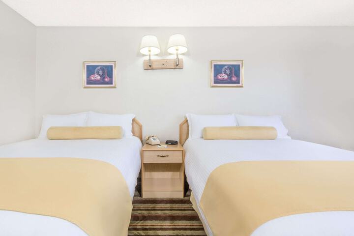 Room 8 of 17