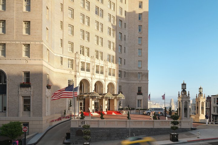 Hotel 5 of 207