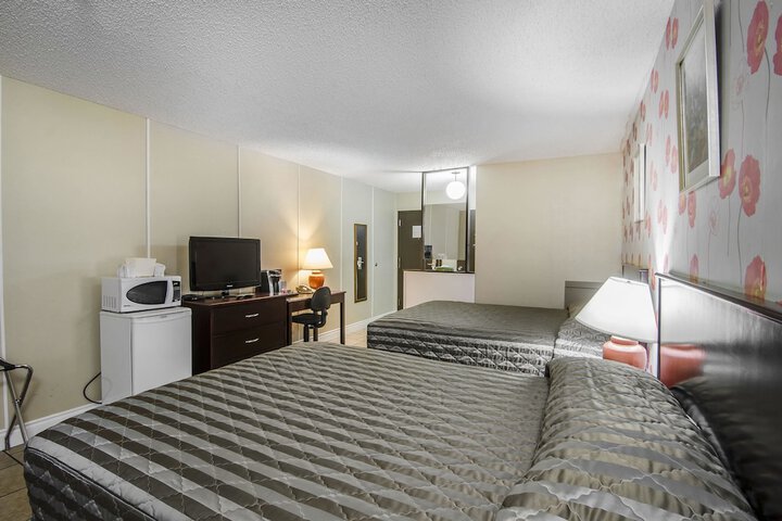 Room 32 of 67