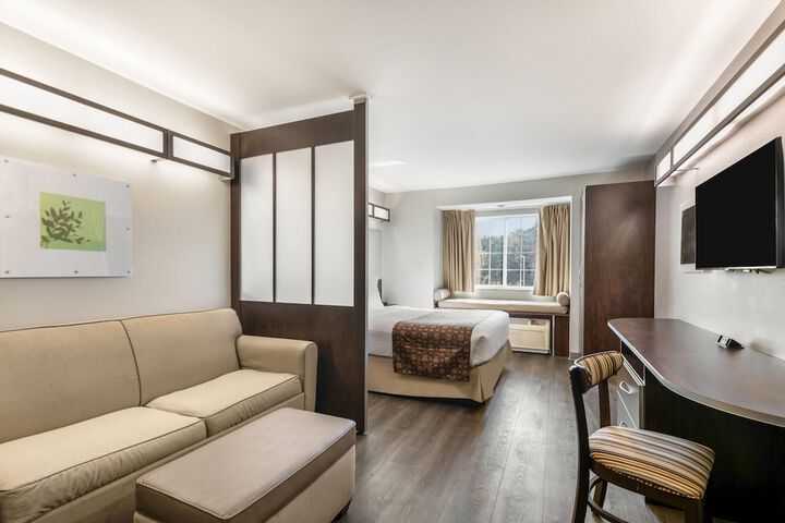 Microtel Inn & Suites by Wyndham Pearl River / Slidell