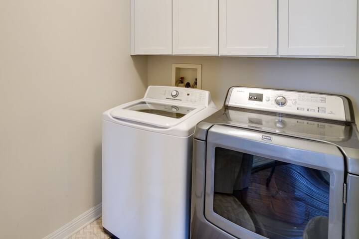 Family Minnesota Vacation Rental w / Balcony