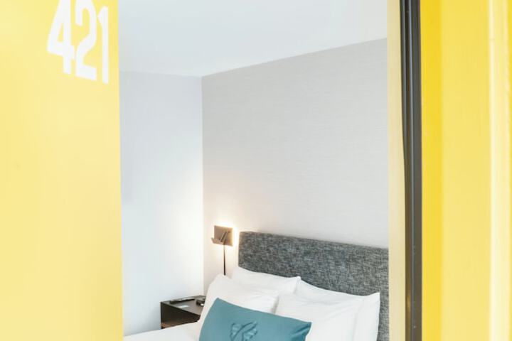 Room 41 of 60