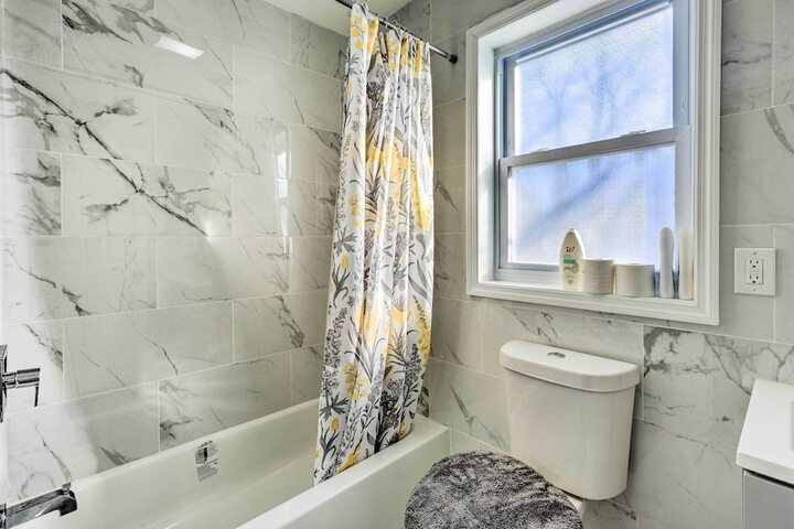 Bright Irvington Home 2 Mi to Prudential Center!