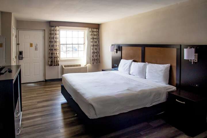 Room 32 of 44