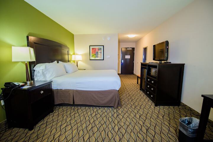 Room 30 of 63
