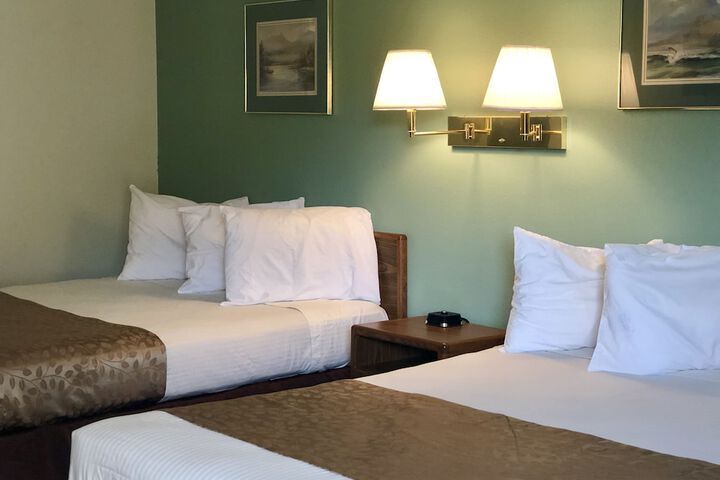 Room 16 of 18