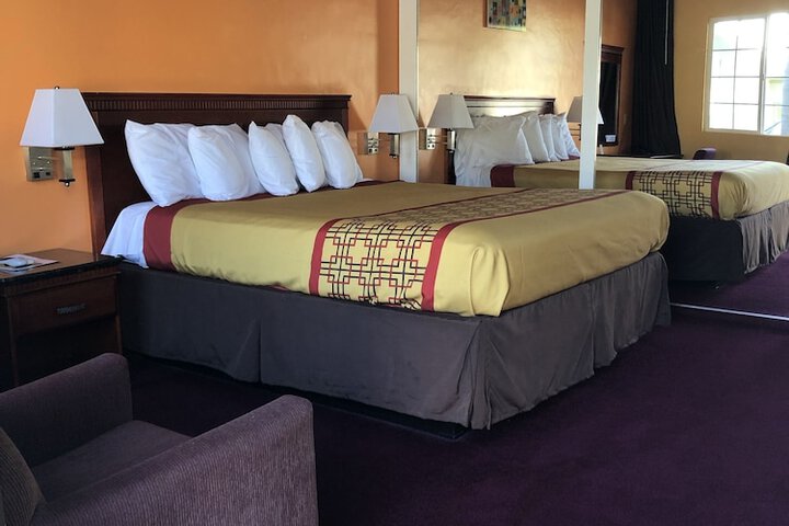 Room 16 of 34