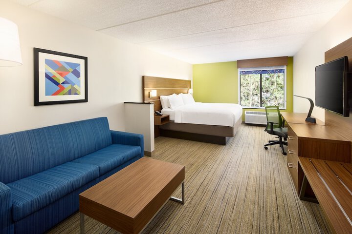 Room 9 of 35