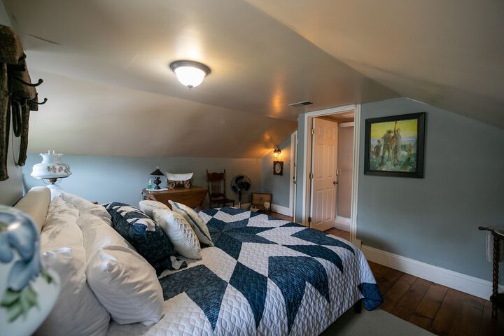 Room 5 of 29