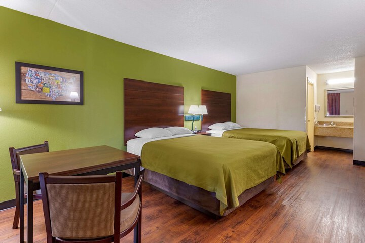 Room 9 of 29