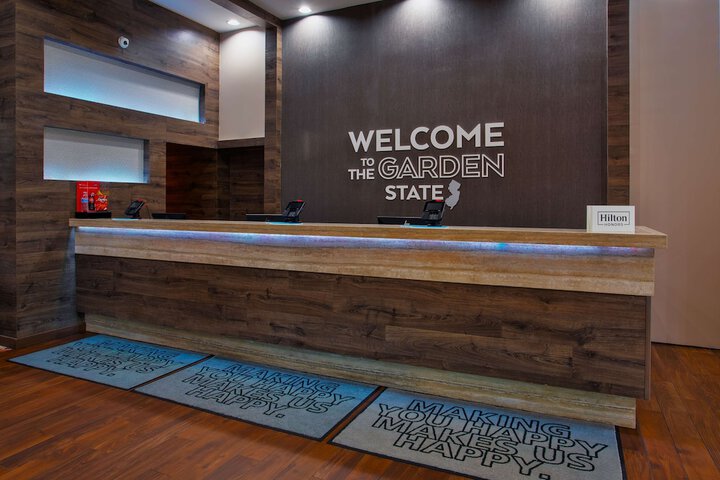 Hampton Inn & Suites Newark Airport Elizabeth