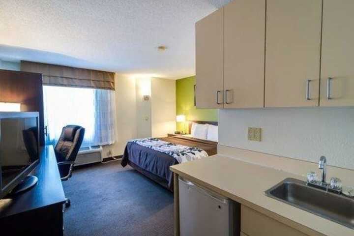 Room 15 of 38