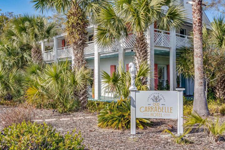 Old Carrabelle Hotel Flamingo Suite