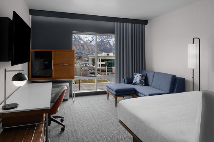 Room 16 of 37