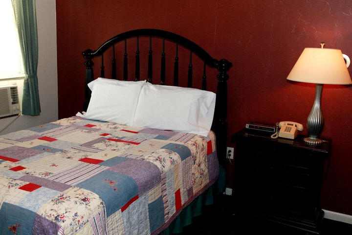 Room 8 of 37