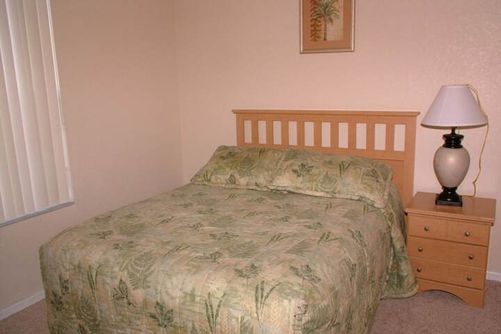 Room 11 of 17
