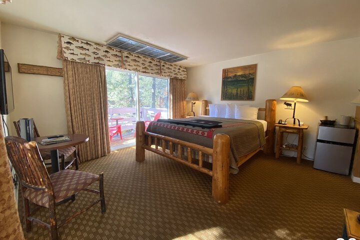 Room 32 of 77
