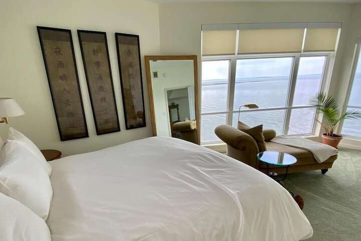 Room 58 of 76