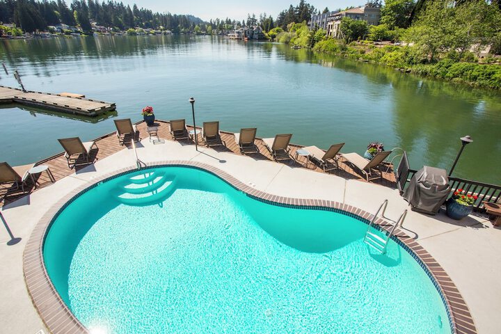 Lakeshore Inn