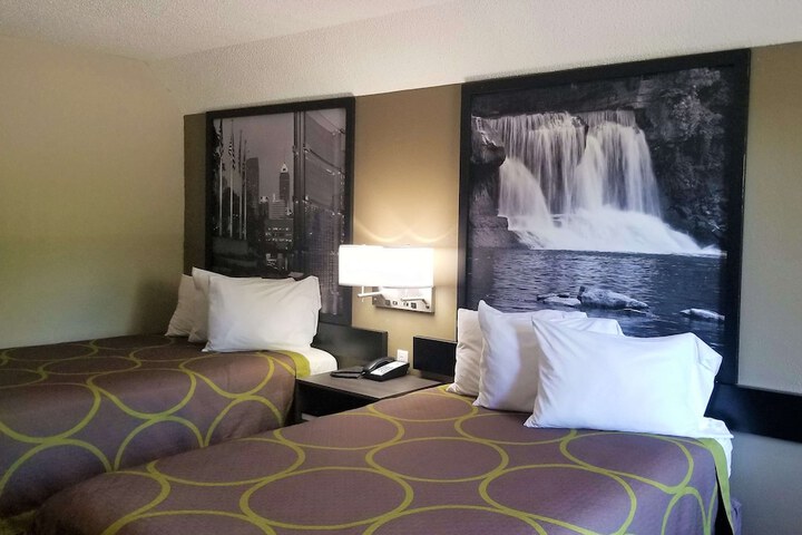 Room 9 of 27