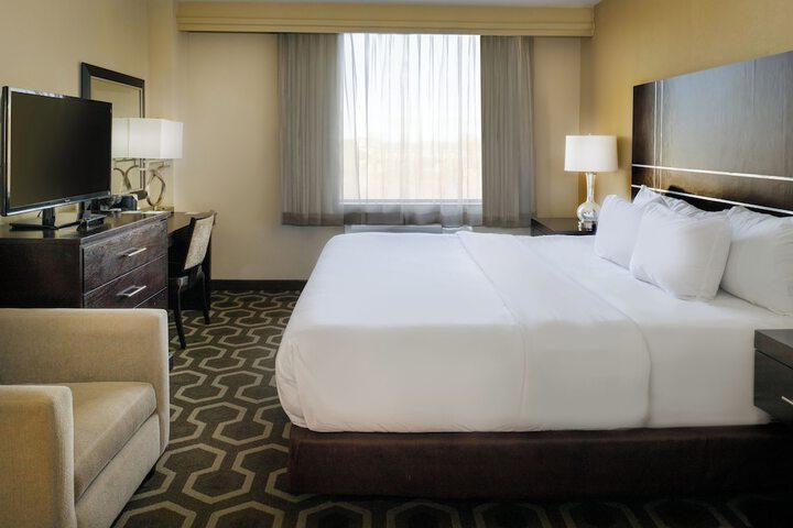 Embassy Suites by Hilton St. Louis Airport